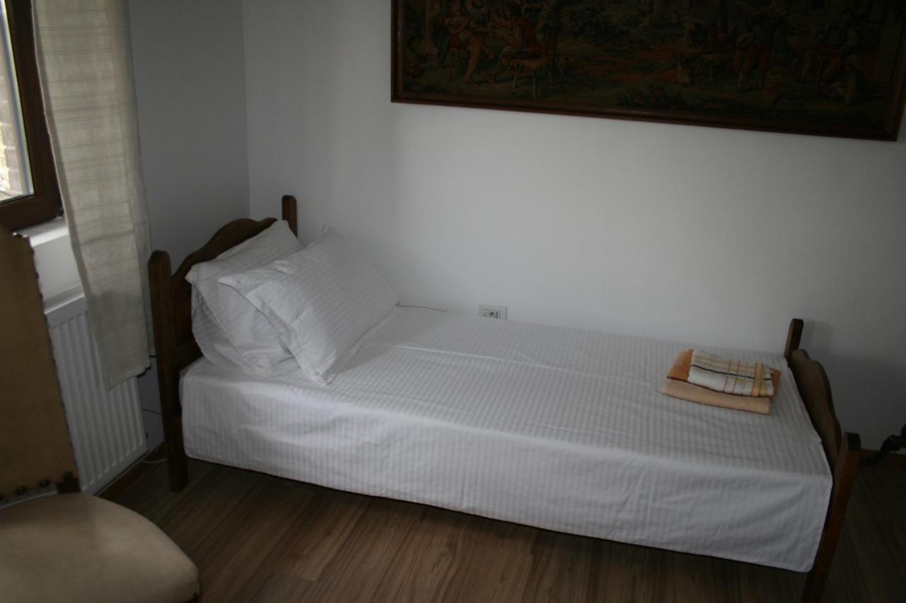 Colev Rooms Focşani Exterior foto